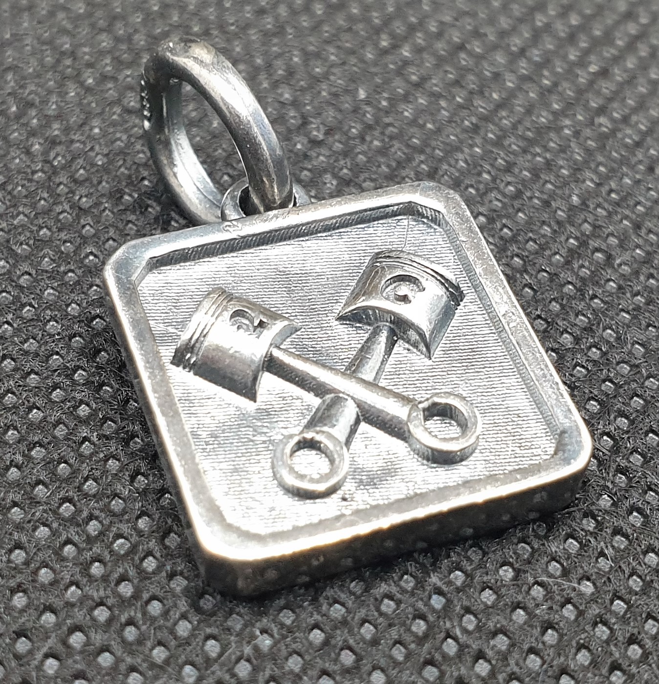 Collezione Ciondoli DueCilindri Quadrato logo  double face 2C