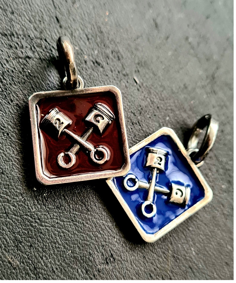 Collezione Ciondoli DueCilindri Quadrato logo  double face 2C