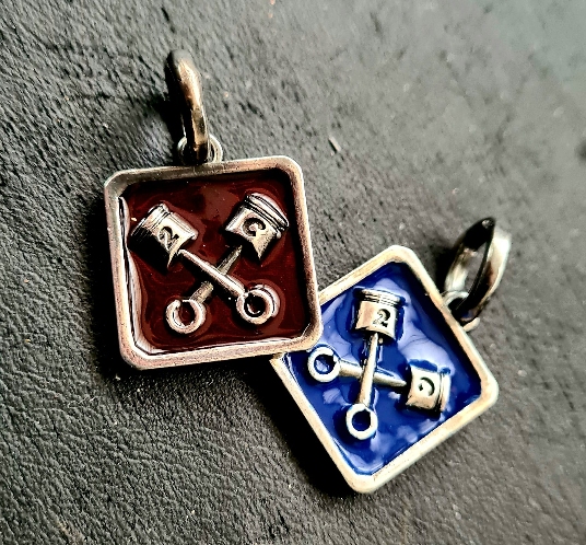 Collezione Ciondoli DueCilindri Quadrato logo  double face 2C